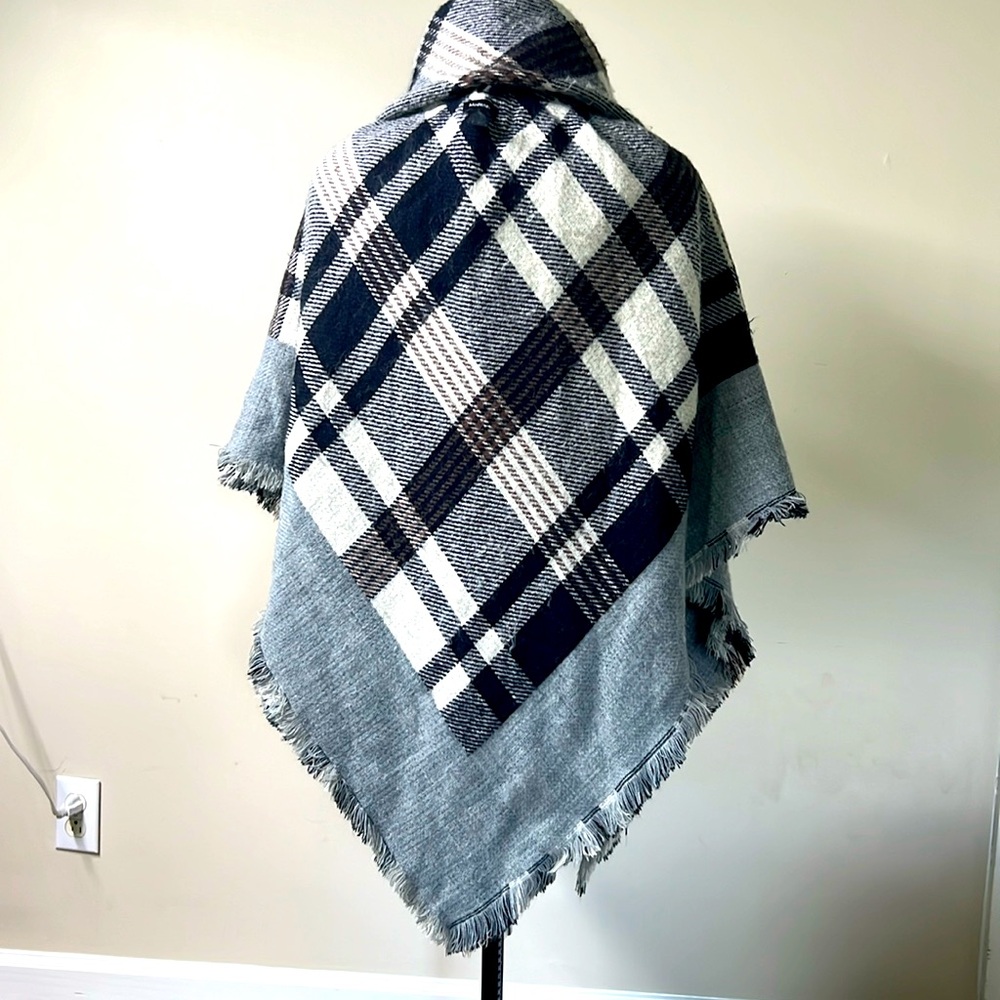 Modena Womens One Size Cape Shawl Jacket Top w/Buckle